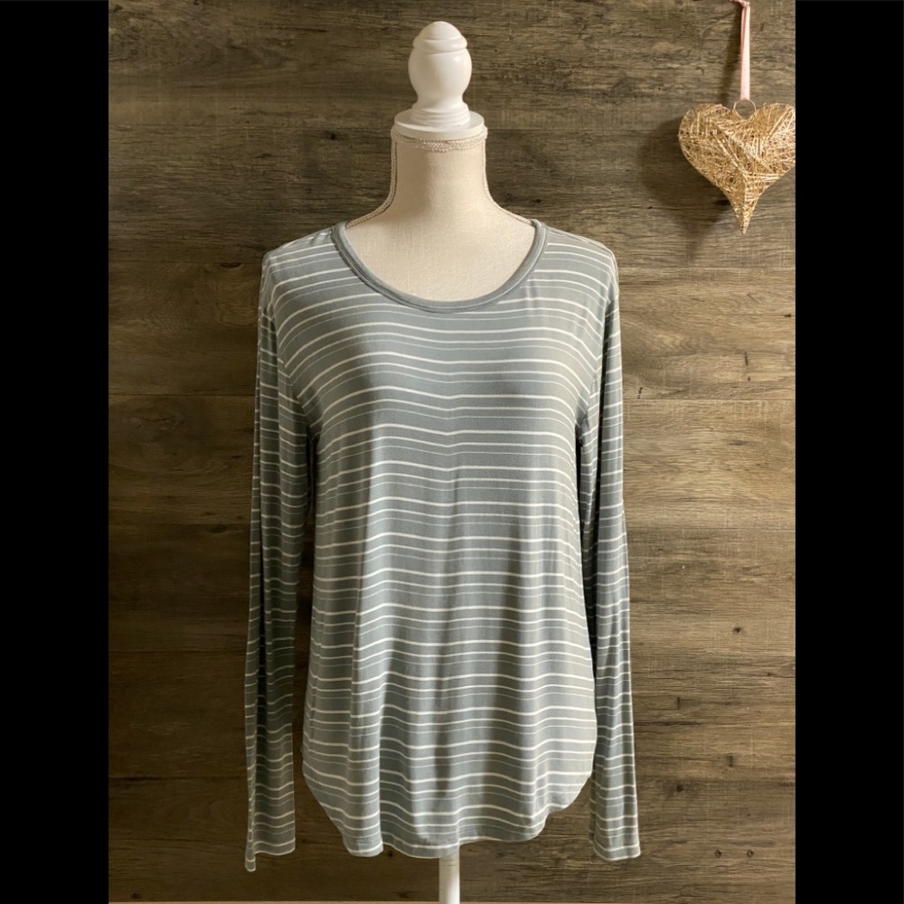 American Eagle Juniors M Turquoise Long Sleeve